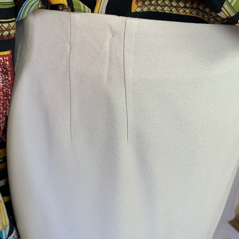 LIZ CLAIBORNE SIZE 10 CREAM SKIRT - Picture 3 of 8